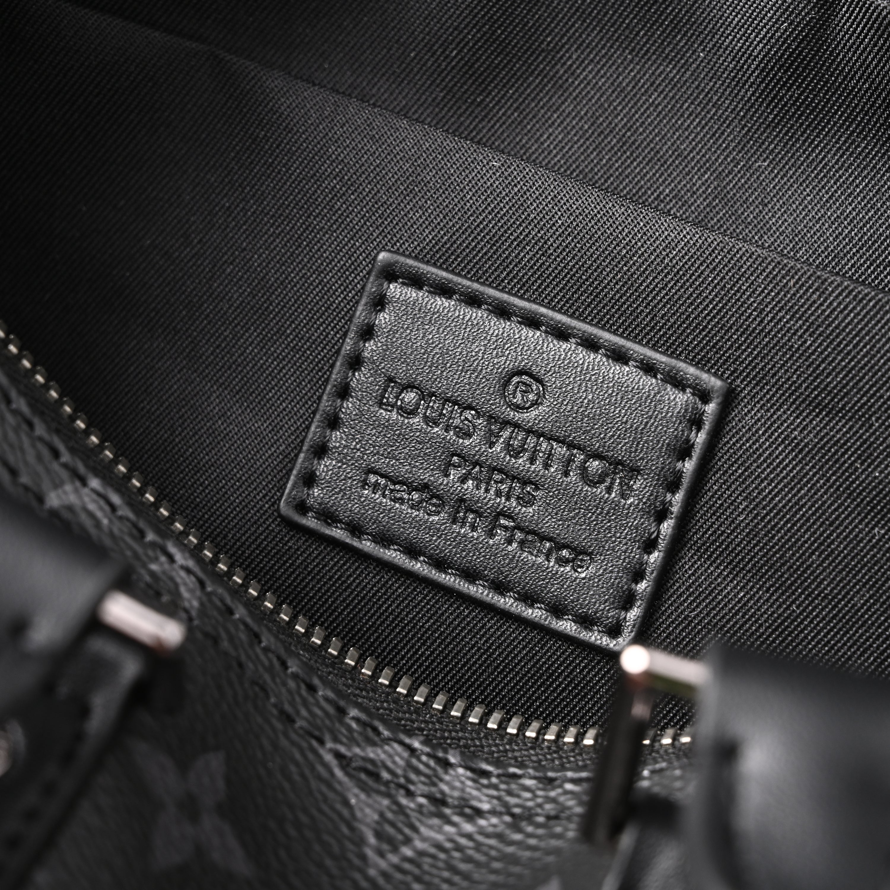 Louis Vuitton Keepall Bandoulière 50 – Monogram Eclipse Canvas
